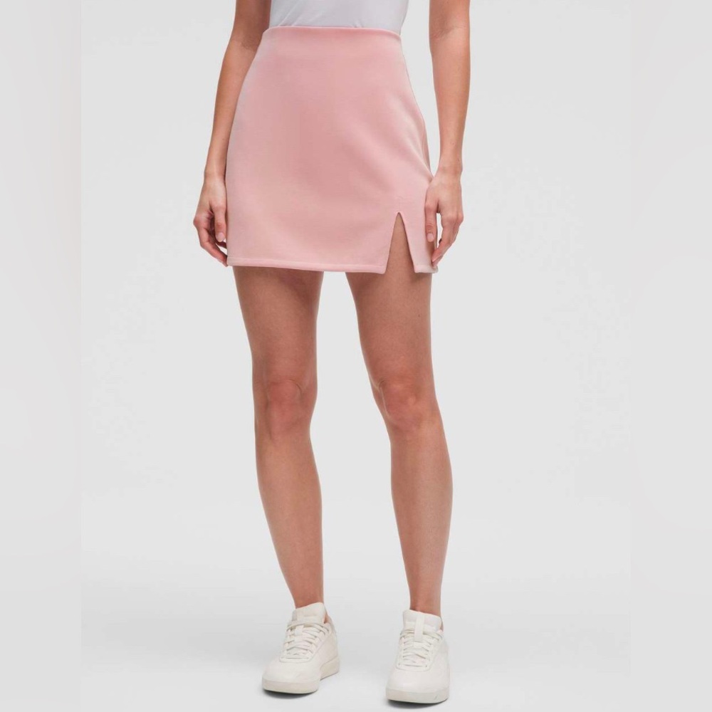 Lululemon Softstreme High-Rise Mini Skirt
Pink Haze size Large